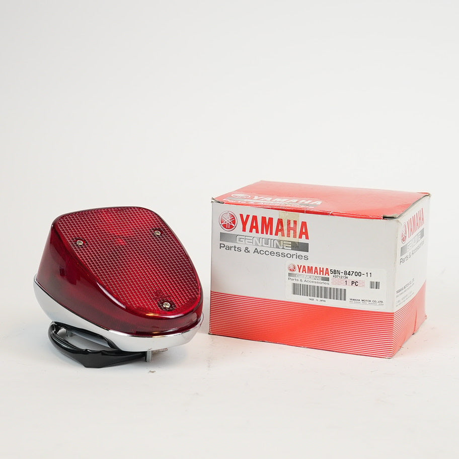YAMAHA OEM Bakljus