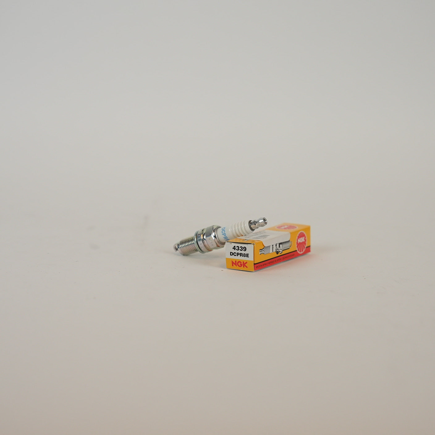 NGK Tändstift DCPR8E