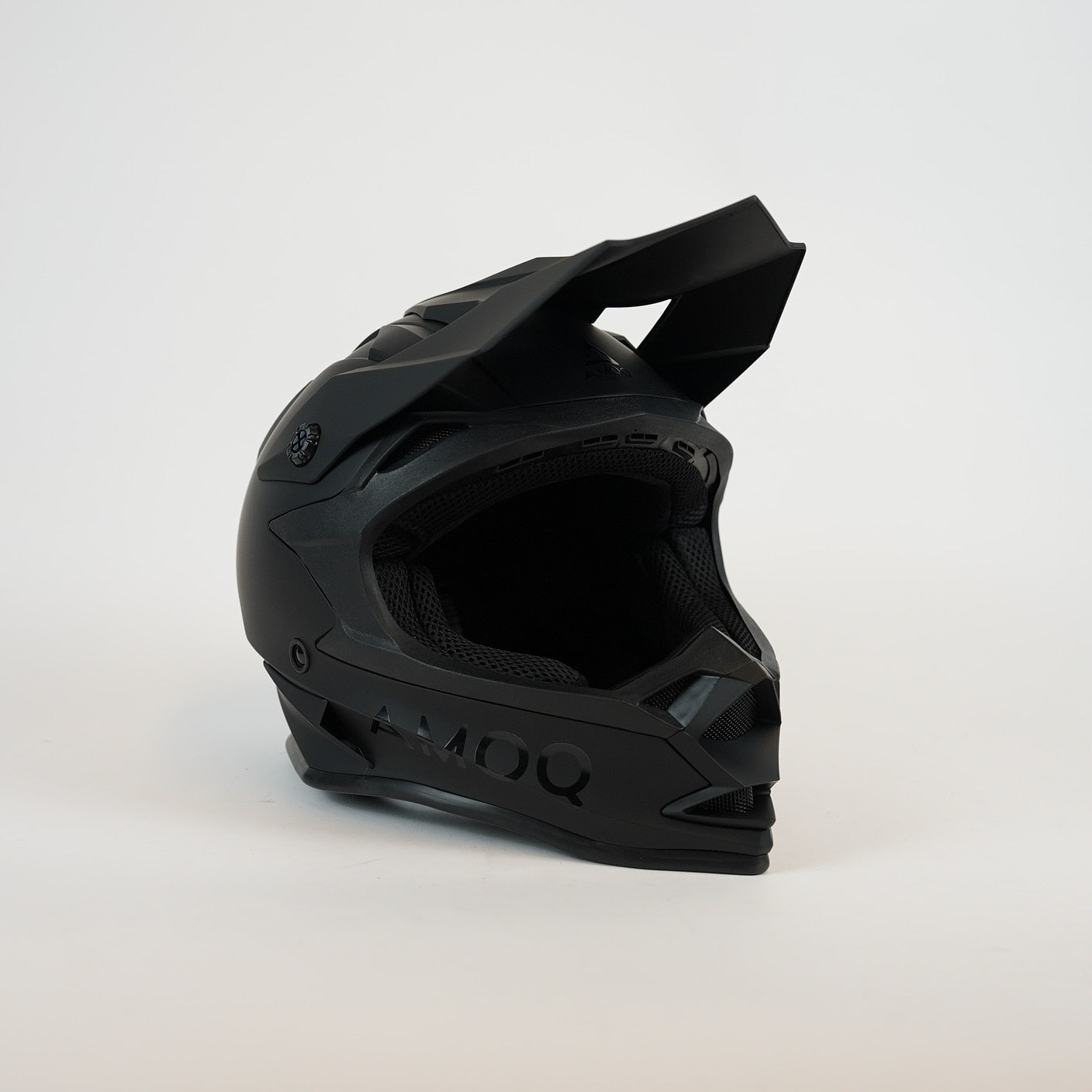 AMOQ Matte Crosshjälm Mattsvart