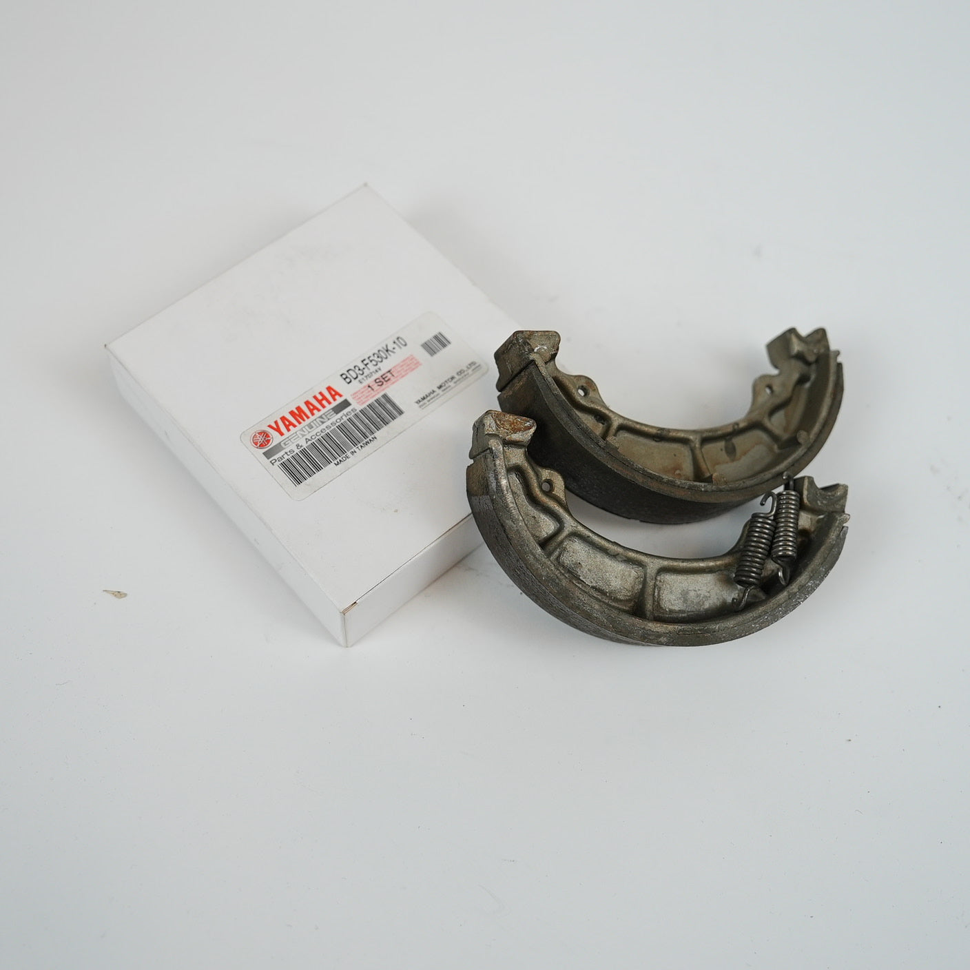 YAMAHA Bromsbackar Fram/Bak